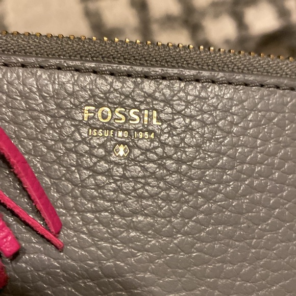 Fossil wristlet gray color with fringe - Picture 2 of 6